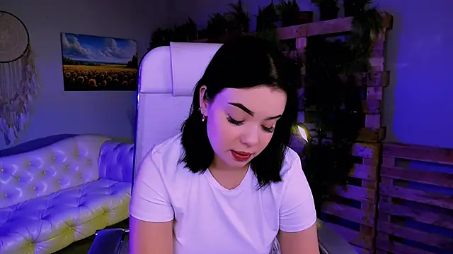 leslierowe  online show from 10/26/25, 04:35