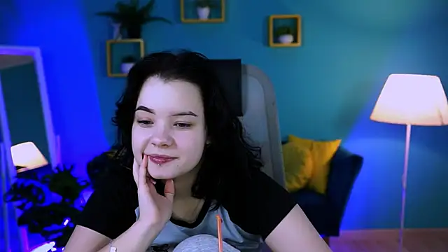 leslierowe  online show from 11/04/25, 08:19