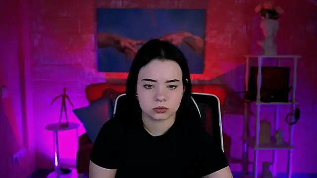 leslierowe  online show from 11/22/25, 12:59