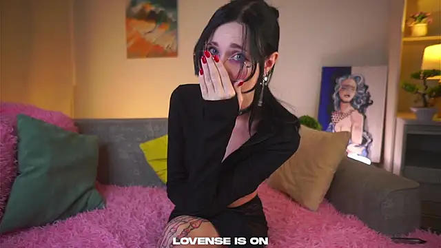 DarcyAspacio online show from 11/16/25, 11:38