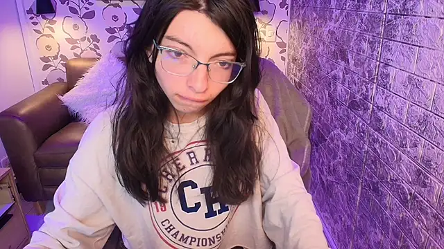 alllyson  online show from 10/03/25, 07:44