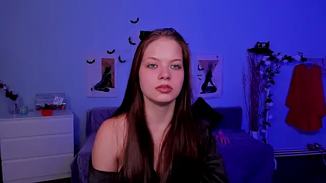 Snapshot of BetsyKiss chatting on 10/28/25, 05:15 BetsyKiss online show from 10/28/25, 05:15