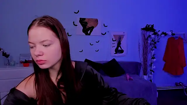 Snapshot of BetsyKiss chatting on 10/29/25, 06:48 BetsyKiss online show from 10/29/25, 06:48