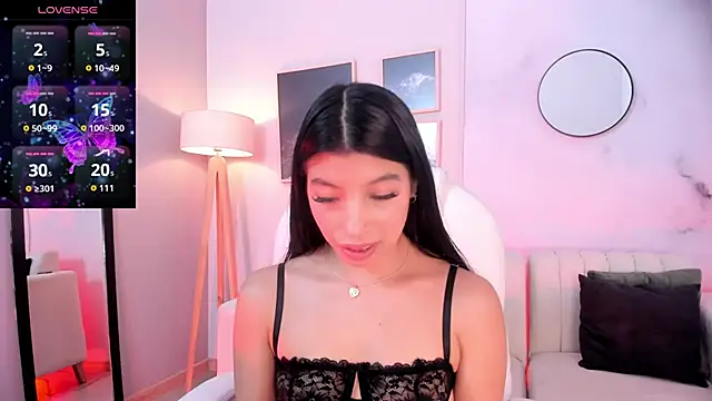 Tiffany Low online show from 10/30/25, 01:23