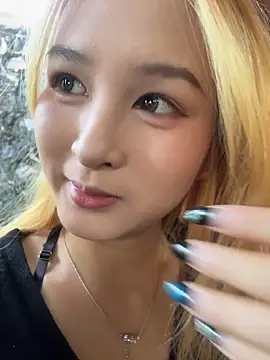 yuki june online show from 11/15/25, 07:49