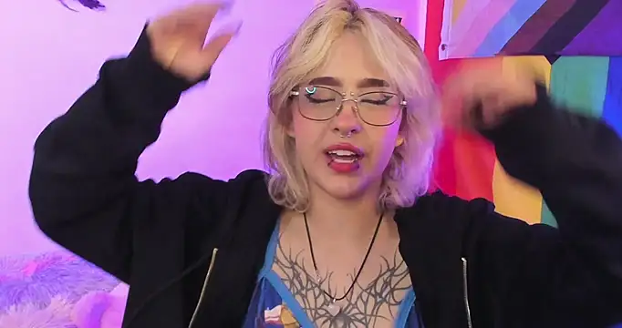 NekoWaifu online show from 10/15/25, 01:11