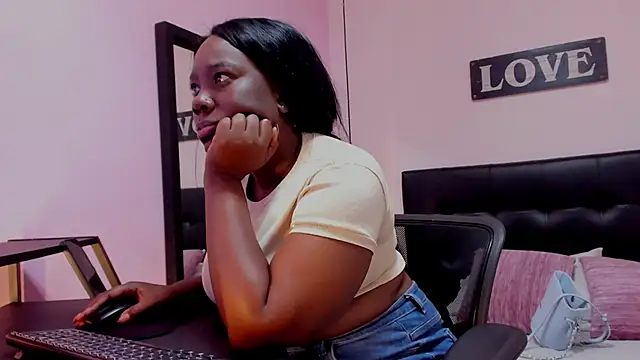 Snapshot of Zaira-Black chatting on 11/14/25, 07:34 Zaira-Black online show from 11/14/25, 07:34