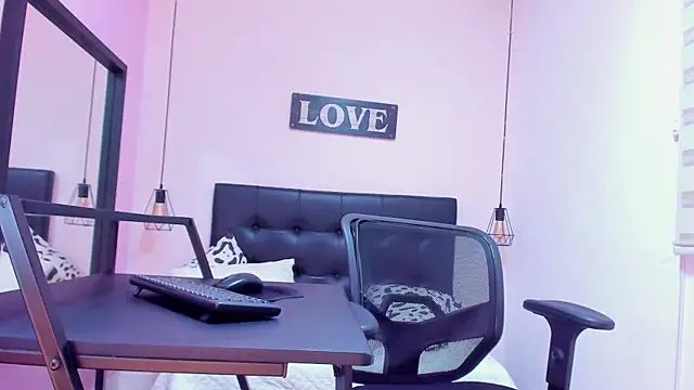 Snapshot of Zaira-Black chatting on 11/24/25, 09:25 Zaira-Black online show from 11/24/25, 09:25