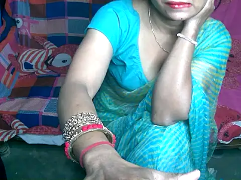 Sangeetha5 online show from 11/18/25, 07:40