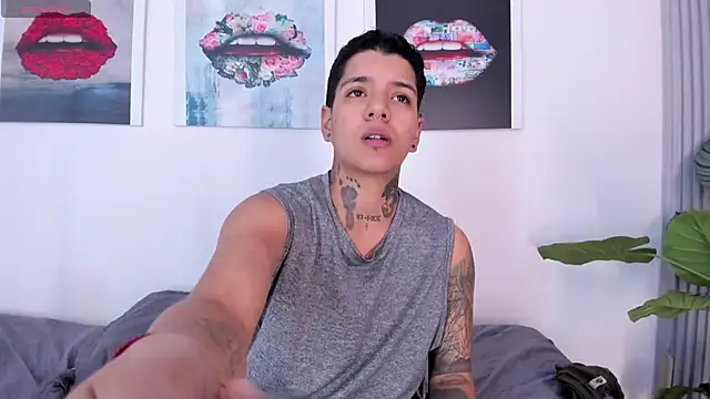 Girls inlove online show from 10/09/25, 11:41