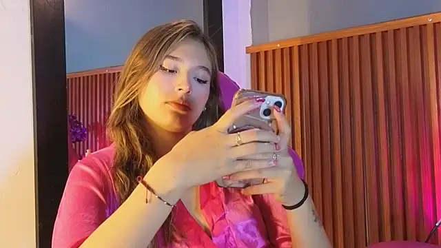 VictoriaSpark online show from 11/18/25, 12:31