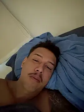 maicon9339 online show from 10/27/25, 05:28