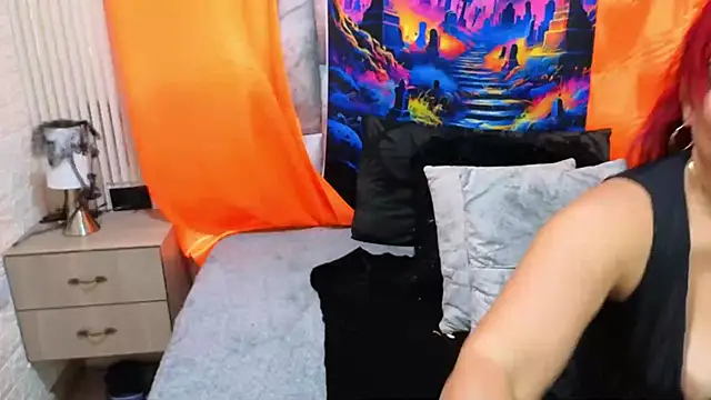 sofiagutierrez   online show from 10/10/25, 02:43