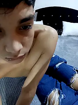 Snapshot of LeySmithVC chatting on 10/10/25, 05:39 LeySmithVC online show from 10/10/25, 05:39