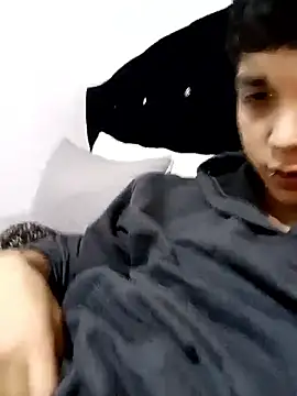 Snapshot of LeySmithVC chatting on 10/22/25, 06:02 LeySmithVC online show from 10/22/25, 06:02