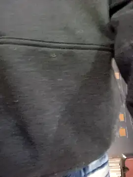 Snapshot of LeySmithVC chatting on 10/25/25, 06:43 LeySmithVC online show from 10/25/25, 06:43