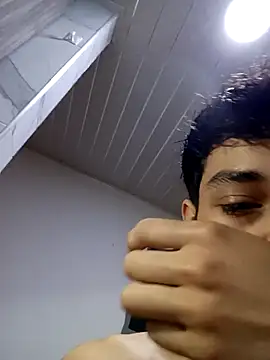 Snapshot of LeySmithVC chatting on 10/26/25, 05:13 LeySmithVC online show from 10/26/25, 05:13