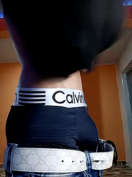 Snapshot of LeySmithVC chatting on 11/07/25, 05:29 LeySmithVC online show from 11/07/25, 05:29