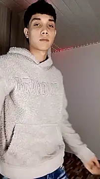 Snapshot of LeySmithVC chatting on 11/16/25, 01:00 LeySmithVC online show from 11/16/25, 01:00