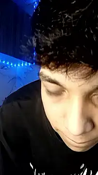 Snapshot of LeySmithVC chatting on 11/19/25, 05:29 LeySmithVC online show from 11/19/25, 05:29