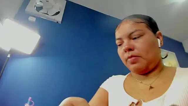 freya cole  online show from 10/09/25, 11:41