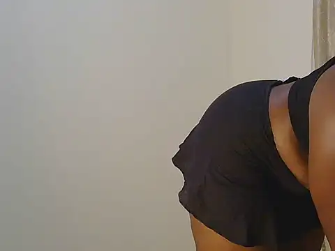 Snapshot of Dark-Berry23 chatting on 10/19/25, 03:56 Dark-Berry23 online show from 10/19/25, 03:56