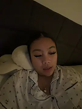 MissCherryyxox online show from 11/04/25, 07:35