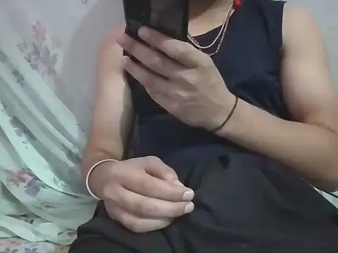 Snapshot of hornyboy4321q chatting on 11/19/25, 05:07 hornyboy4321q online show from 11/19/25, 05:07