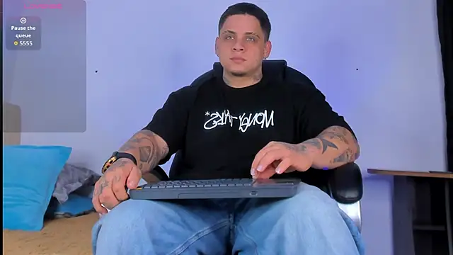 Snapshot of denis_munera chatting on 10/13/25, 09:42 denis munera online show from 10/13/25, 09:42