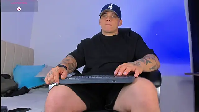 Snapshot of denis_munera chatting on 10/19/25, 10:05 denis munera online show from 10/19/25, 10:05