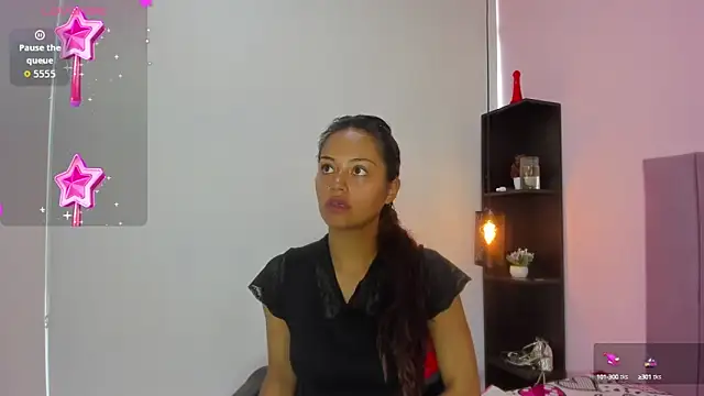 HoollyHendrix online show from 10/09/25, 07:56