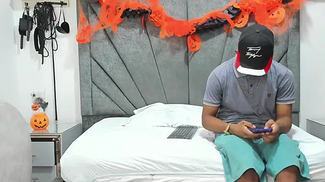 DaphnerANDrogerrr online show from 10/27/25, 07:18