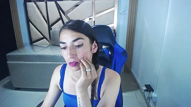 Maily a  online show from 10/22/25, 08:47