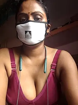 Snapshot of Jasmine_Januja chatting on 10/07/25, 08:33 Jasmine Januja online show from 10/07/25, 08:33