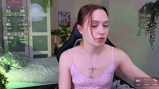 Snapshot of selin_selin chatting on 10/08/25, 04:43 selin selin online show from 10/08/25, 04:43