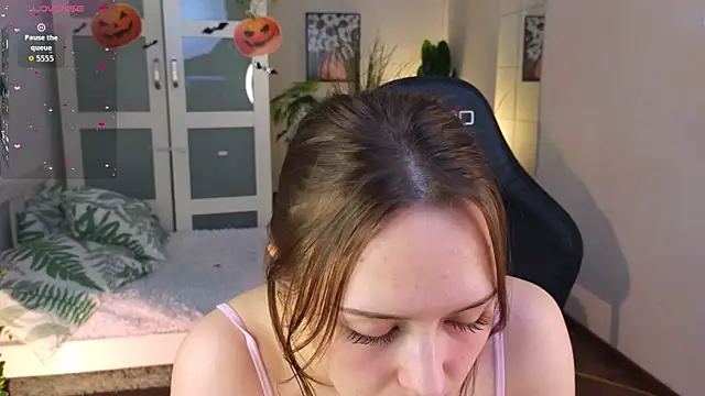 Snapshot of selin_selin chatting on 10/23/25, 05:29 selin selin online show from 10/23/25, 05:29