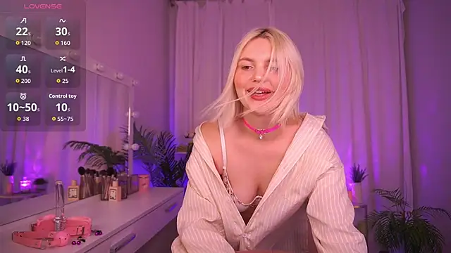 Amelia Wells online show from 10/10/25, 05:28