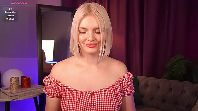 Amelia Wells online show from 11/10/25, 04:11