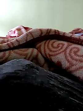 Snapshot of romero115 chatting on 09/17/25, 06:37 romero115 online show from 09/17/25, 06:37