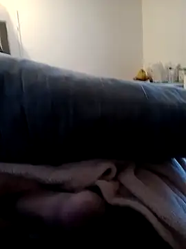 Snapshot of romero115 chatting on 10/31/25, 10:11 romero115 online show from 10/31/25, 10:11