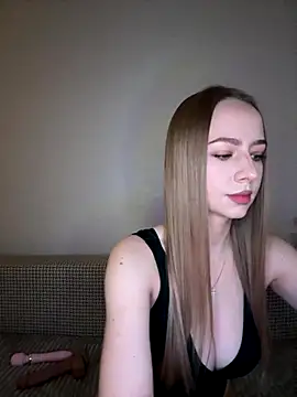 MissOyee online show from 10/14/25, 06:09