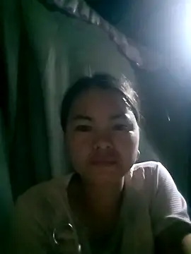 Snapshot of emly-xinh18 chatting on 09/19/25, 01:45 emly-xinh18 online show from 09/19/25, 01:45