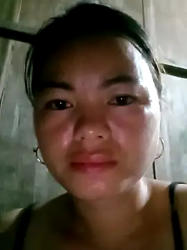 Snapshot of emly-xinh18 chatting on 09/21/25, 12:51 emly-xinh18 online show from 09/21/25, 12:51