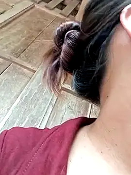 Snapshot of emly-xinh18 chatting on 09/22/25, 03:41 emly-xinh18 online show from 09/22/25, 03:41