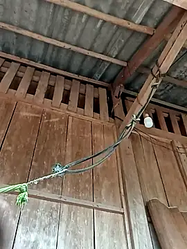 Snapshot of emly-xinh18 chatting on 09/25/25, 01:31 emly-xinh18 online show from 09/25/25, 01:31