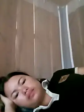 Snapshot of emly-xinh18 chatting on 09/26/25, 09:24 emly-xinh18 online show from 09/26/25, 09:24