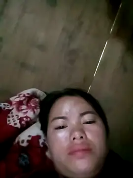 Snapshot of emly-xinh18 chatting on 09/28/25, 02:50 emly-xinh18 online show from 09/28/25, 02:50