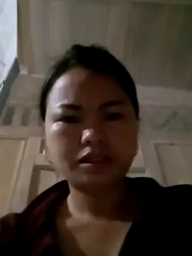 Snapshot of emly-xinh18 chatting on 09/30/25, 10:42 emly-xinh18 online show from 09/30/25, 10:42