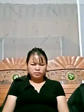 Snapshot of emly-xinh18 chatting on 10/01/25, 12:55 emly-xinh18 online show from 10/01/25, 12:55