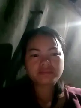 Snapshot of emly-xinh18 chatting on 10/24/25, 08:38 emly-xinh18 online show from 10/24/25, 08:38